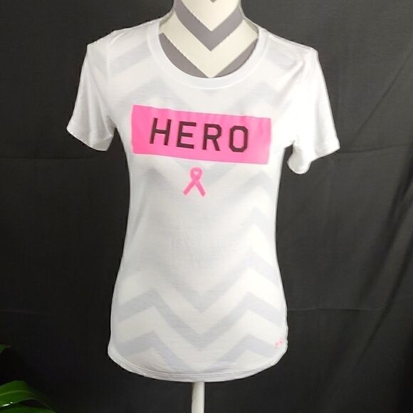 Under Armour Woman's Tee  - Picture 9 of 9